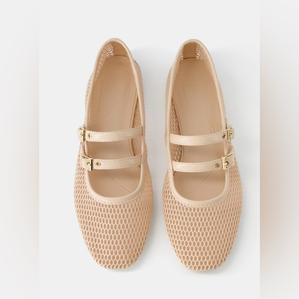 Bershka Cream Flats Elegant and Comfortable